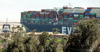 ছাড়া পেলো সুয়েজ খালে আটকে পড়া এভার গিভেন