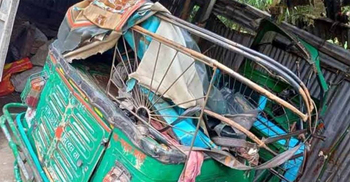 স্বজনের লাশ দেখতে গিয়ে সড়কে ঝরল নারীর প্রাণ