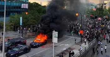 Floyd death: Clashes across US as protesters demand justice