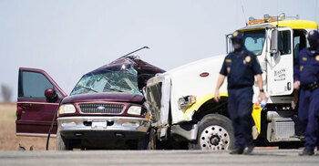 California crash kills 13 of 25 people crammed into SUV