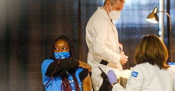 Covid: US rules out federal vaccine passports