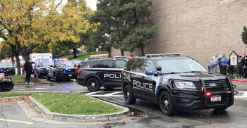 2 dead, 8 injured in shooting at US mall