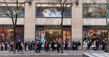 Black Friday draws US shoppers but many shun stores for online