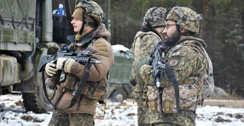 Ukraine tensions: US boosts troops in Europe