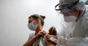 Russia begins Covid vaccinations in Moscow