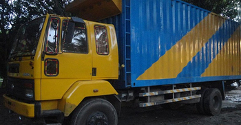 কাভার্ডভ্যান চাপায় পুলিশ কর্মকর্তা নিহত