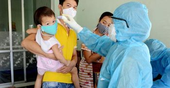 Coronavirus: Vietnam alarm after first cases in months