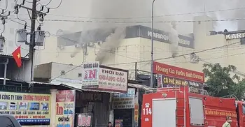 Vietnam karaoke bar fire kills 32 people