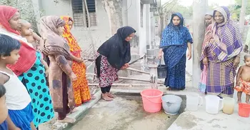 বর্ষা মৌসুমেও পানিবঞ্চিত চাঁপাইনবাবগঞ্জ পৌরবাসী