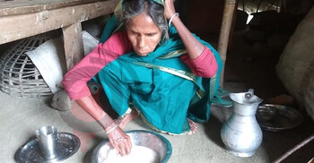 দুই ছেলে থেকেও নেই বিধবা ঝলকির