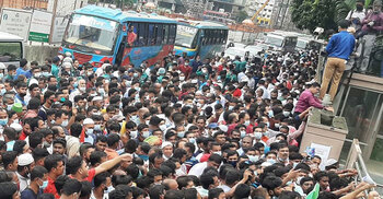 Migrant workers protest for tickets to Saudi Arabia