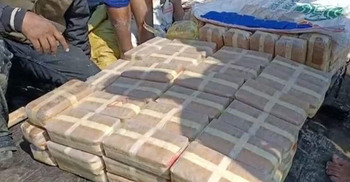 কক্সবাজারে নৌকায় মিলল ৭ বস্তা ইয়াবা