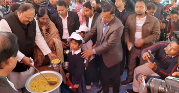বিদ্যালয়েই পুষ্টিকর খাবার পাবে শিশুরা