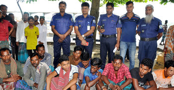 বরিশালে ইলিশ ধরায় ২১ জেলে আটক