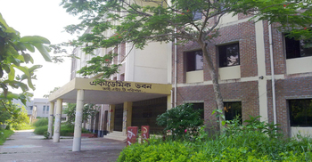 বরিশালে র‌্যাগিংয়ের শিকার ছাত্রীর আত্মহত্যার চেষ্টা