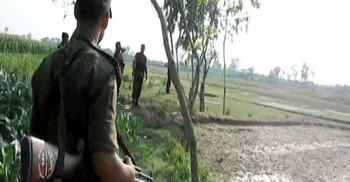 পদ্মায় ইলিশ ধরতে বাধা দেয়ায় বিজিবি-বিএসএফ গোলাগুলি