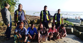 ইলিশ ধরায় ১০ জেলের কারাদণ্ড