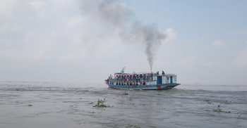 দৌলতদিয়া-পাটুরিয়া নৌরুটে লঞ্চ চলাচল বন্ধ