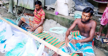 ইলিশে নিষেধাজ্ঞার সময় ঋণের কিস্তি আদায় বন্ধ রাখার দাবি