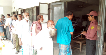 এজেন্টদের কেন্দ্রে ঢুকতে না দেয়ার অভিযোগ বিএনপির