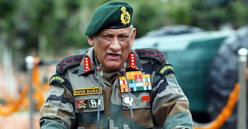 কাশ্মীরে পর্দার আড়াল থেকে কাজ করছে অন্য কেউ