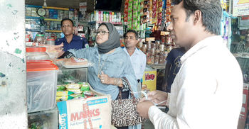 বেশি দামে পেঁয়াজ বিক্রি করায় ১৬ হাজার টাকা জরিমানা