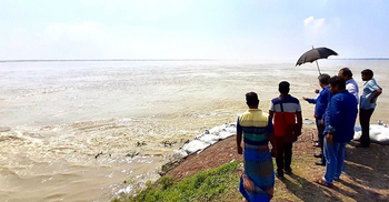 উত্তাল পদ্মা, ঝুঁকিতে রাজশাহী শহর রক্ষা বাঁধ