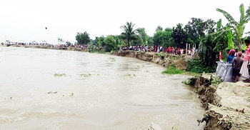 পদ্মার এমন ভয়াবহ স্রোত আগে দেখেনি কেউ
