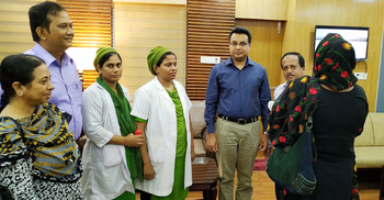 মা-বাবা পেয়েছে হাসপাতালে ফেলে যাওয়া সেই শিশুটি