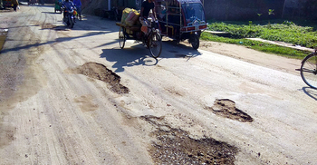 সড়ক সংস্কারে ব্যয় ১৭৩ কোটি টাকা, তবুও খানাখন্দ