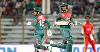 Mahmudullah, bowlers take Bangladesh into tri-series final