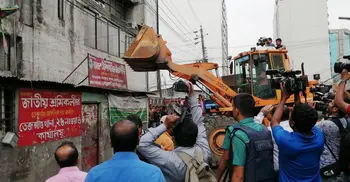 Sramik League office evicted in Karwan Bazar
