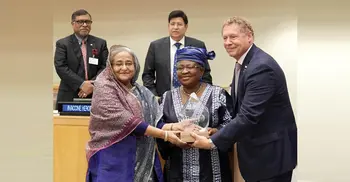 PM conferred with ‘Vaccine Hero’ award