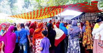 ইজিবাইক নিয়ে বেরোতে পারলেন না বাবু