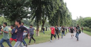 আবারও ধাওয়া খেয়ে ক্যাম্পাস ছাড়লেন ইবি ছাত্রলীগ সেক্রেটারি