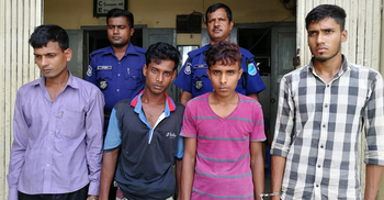 গৃহবধূর গোসলের দৃশ্য ভিডিও করে টাকা দাবি