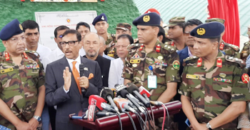 খালেদা জিয়া পারেননি শেখ হাসিনা পেরেছেন : কাদের