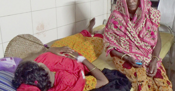 নববধূর গোপনাঙ্গে মরিচের গুঁড়া দিয়ে নির্যাতন