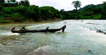 আলীকদমে নৌকাডুবিতে দুই নারী নিখোঁজ