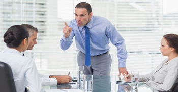 আপনার বস কি প্রতিটি বিষয়ে হস্তক্ষেপ করেন?