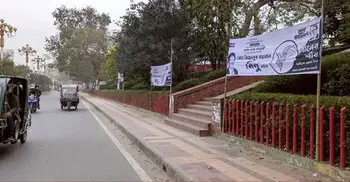 রাজশাহীতে এখনো ঝুলছে নির্বাচনি প্রচারসামগ্রী