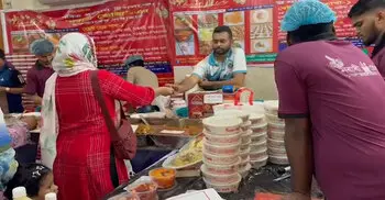 সরিষার তেলের তেহারি কিনতে ক্রেতাদের ভিড়, হিমশিম খাচ্ছে বিক্রেতারা