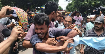 'Mujib aficionado' rickshawpuller beaten in Dhanmondi