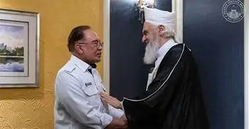 মসজিদ আল-আকসার ইমামের সঙ্গে আনোয়ার ইব্রাহিমের সাক্ষাৎ