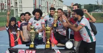 মালয়েশিয়ায় ইউপিএম ফুটবলে বাংলাদেশ রানার্স-আপ