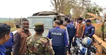 মুন্সিগঞ্জের মোল্লাকান্দিতে অবৈধ অস্ত্র উদ্ধারে চলছে যৌথ বাহিনীর চিরুনি অভিযান