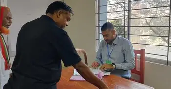 বাড্ডার দুই কেন্দ্রে দেড় ঘণ্টায় ভোট পড়েছে ৩৬৩টি