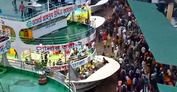 সদরঘাটে ঘরমুখো মানুষের ভিড়, যাত্রীতে পরিপূর্ণ লঞ্চ