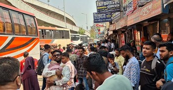 সায়েদাবাদ-যাত্রাবাড়ীতে যাত্রীচাপ, ২০০ টাকার ভাড়া নেওয়া হচ্ছে ৪০০