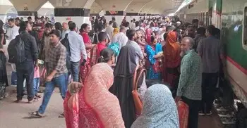 ঈদের চতুর্থ দিনেও কাটেনি ভোগান্তি, দেরিতে ছাড়ছে ট্রেন